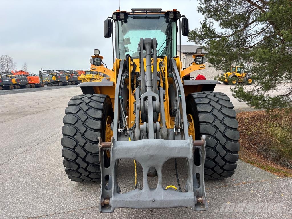 Volvo L120F + PIKALIITIN + LISÄHYDRAULIIKKA + BSS + RASV Chargeuse sur pneus
