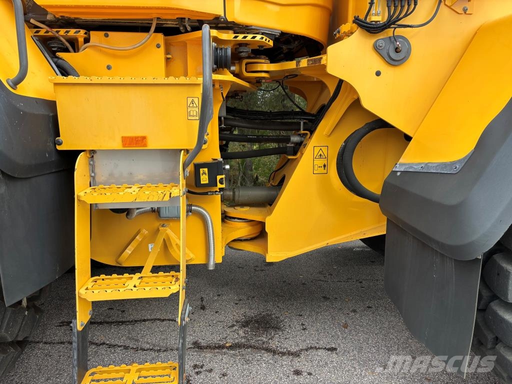 Volvo L180H + BSS + RASVARI + TAMTRON VAAKA + V-KÄRKIKAU Incarcator pe pneuri