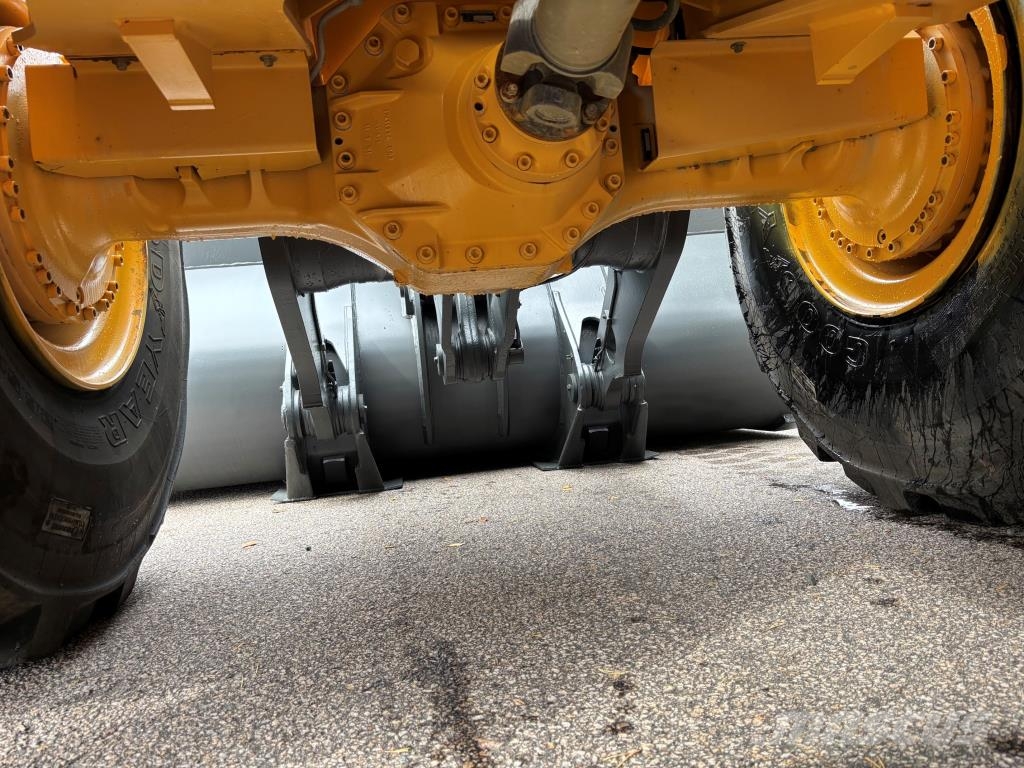 Volvo L180H + BSS + RASVARI + TAMTRON VAAKA + V-KÄRKIKAU Incarcator pe pneuri