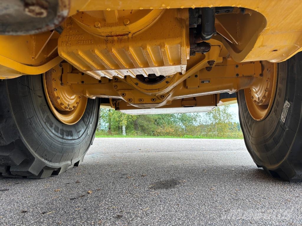 Volvo L180H + BSS + RASVARI + TAMTRON VAAKA + V-KÄRKIKAU Incarcator pe pneuri