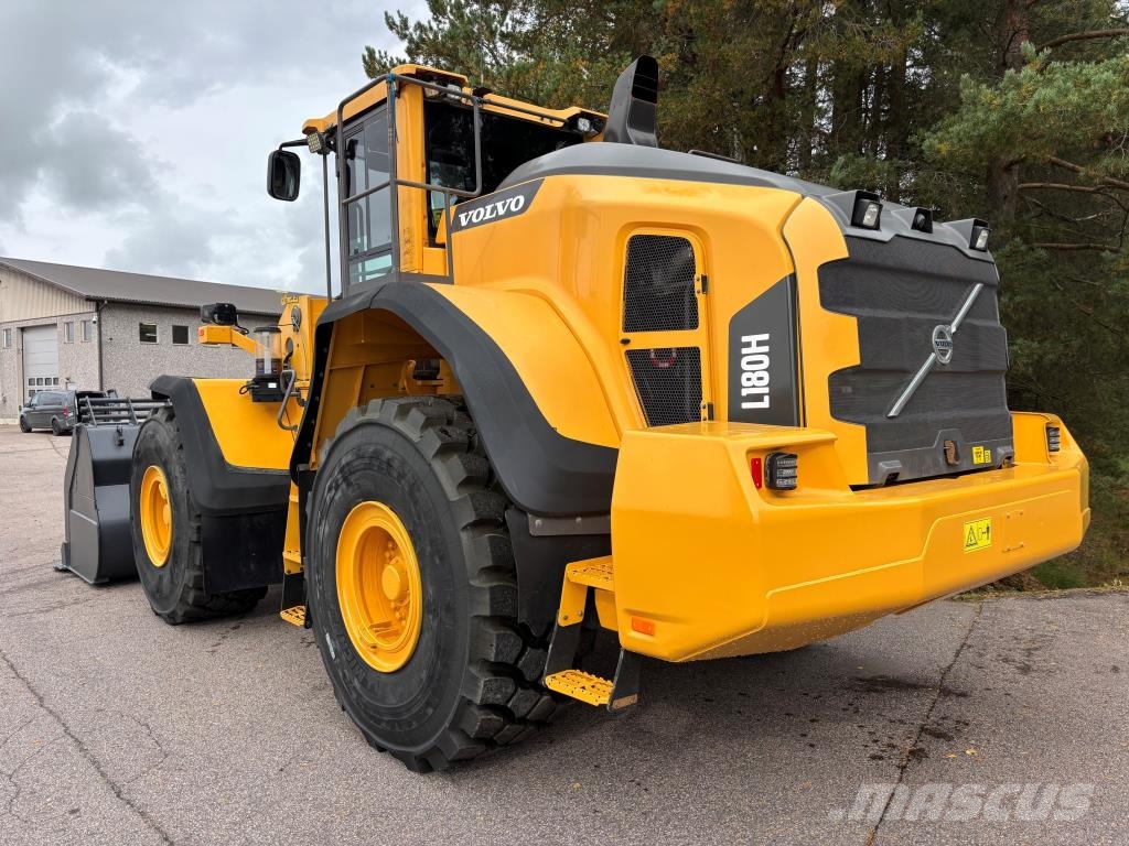 Volvo L180H + BSS + RASVARI + TAMTRON VAAKA + V-KÄRKIKAU Incarcator pe pneuri