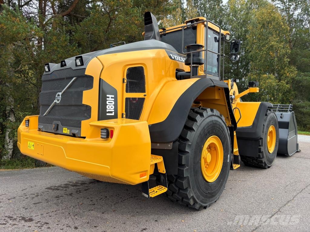 Volvo L180H + BSS + RASVARI + TAMTRON VAAKA + V-KÄRKIKAU Incarcator pe pneuri