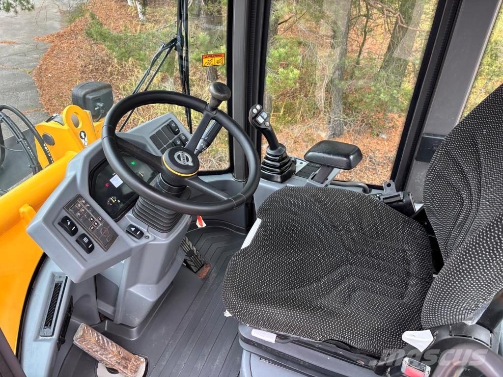 Volvo L35G + NOPEA VERSIO + KAHDET LISÄHYDRAULIIKAT + RA Фронтальні навантажувачі