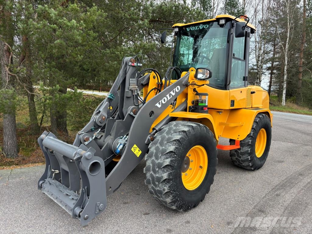 Volvo L35G + NOPEA VERSIO + KAHDET LISÄHYDRAULIIKAT + RA Фронтальні навантажувачі