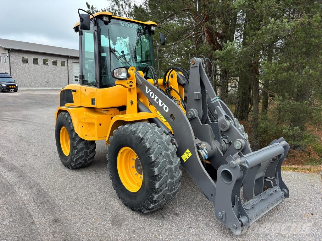 Volvo L35G + NOPEA VERSIO + KAHDET LISÄHYDRAULIIKAT + RA Фронтальні навантажувачі