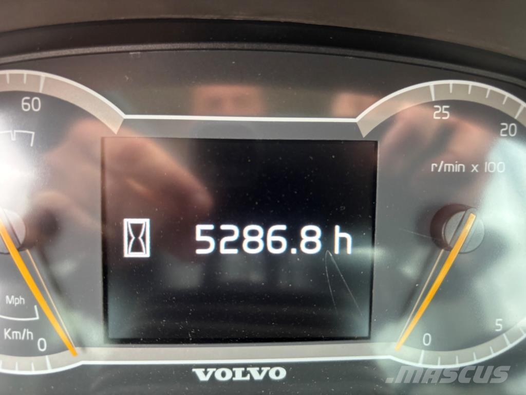 Volvo L60H + PITKÄAISA + KAHDET LISÄHYDRAULIIKAT + BSS + Radlader