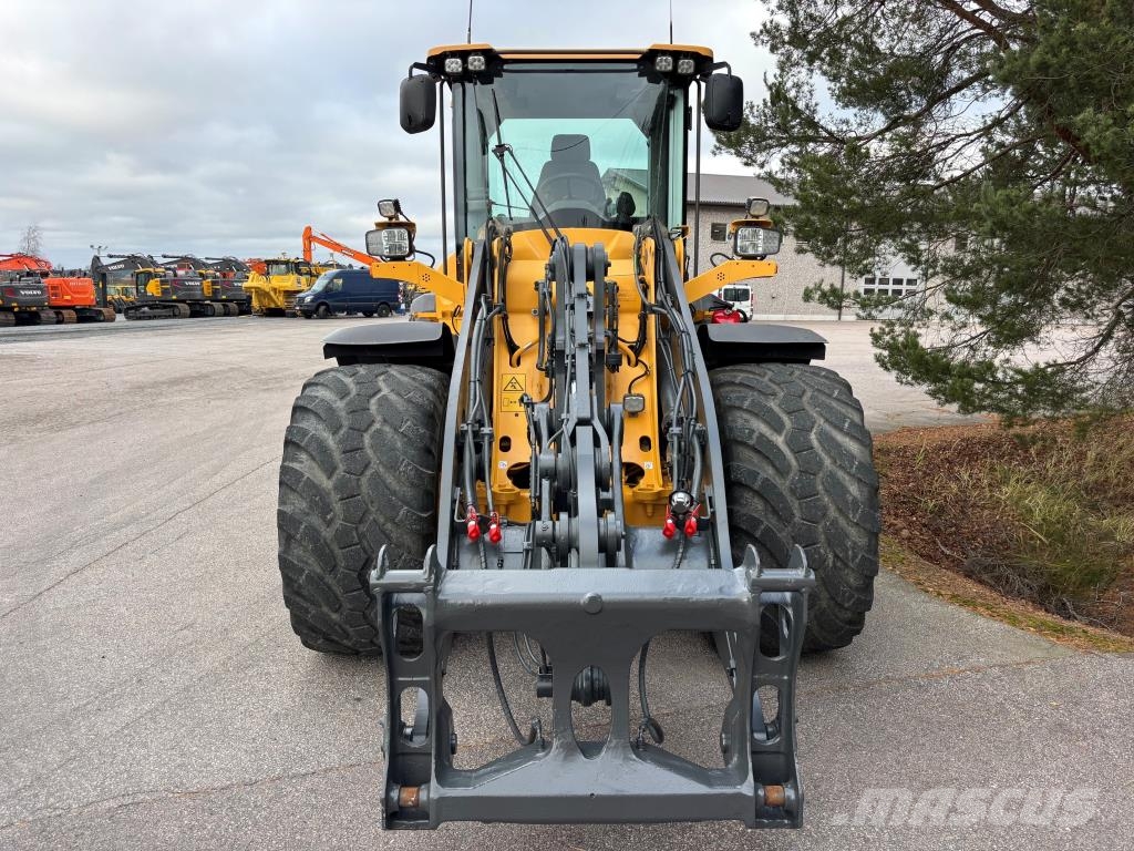 Volvo L60H + PITKÄAISA + KAHDET LISÄHYDRAULIIKAT + BSS + Radlader