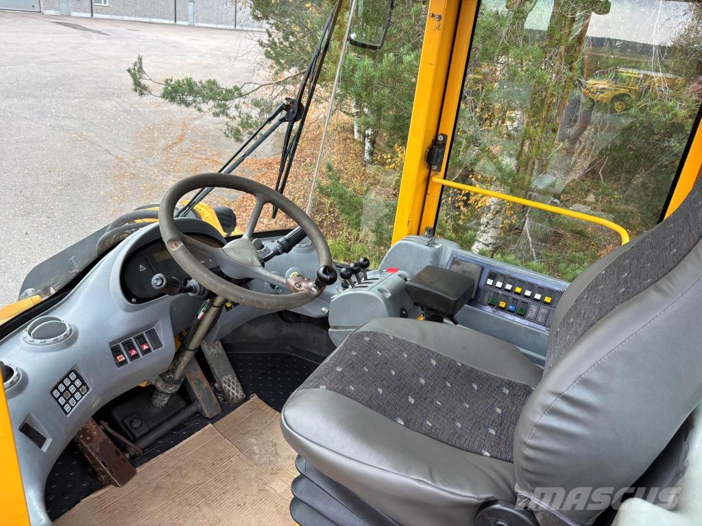 Volvo L70D + PIKALIITIN + LISÄHYDRAULIIKKA + RASVARI Фронтальні навантажувачі