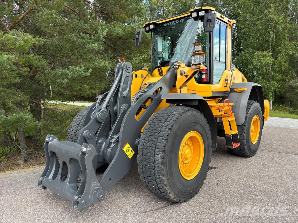 Volvo L70H + PIKALIITIN + KAHDET LISÄHYDRAULIIKAT + BSS Incarcator pe pneuri