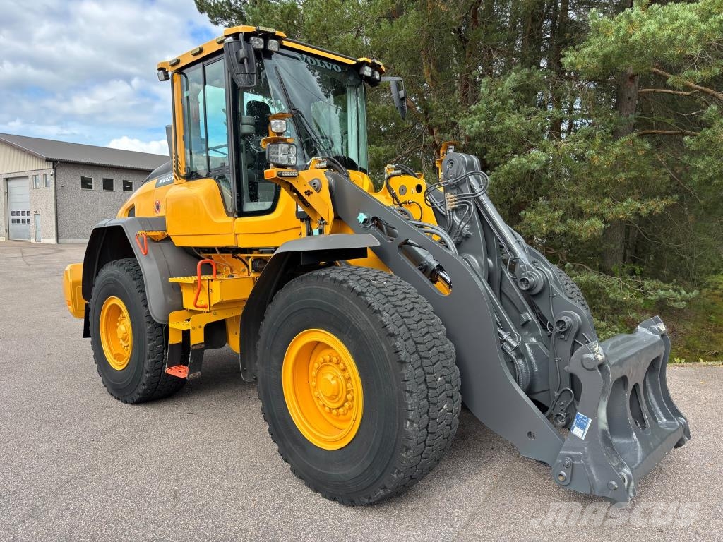 Volvo L70H + PIKALIITIN + KAHDET LISÄHYDRAULIIKAT + BSS Incarcator pe pneuri