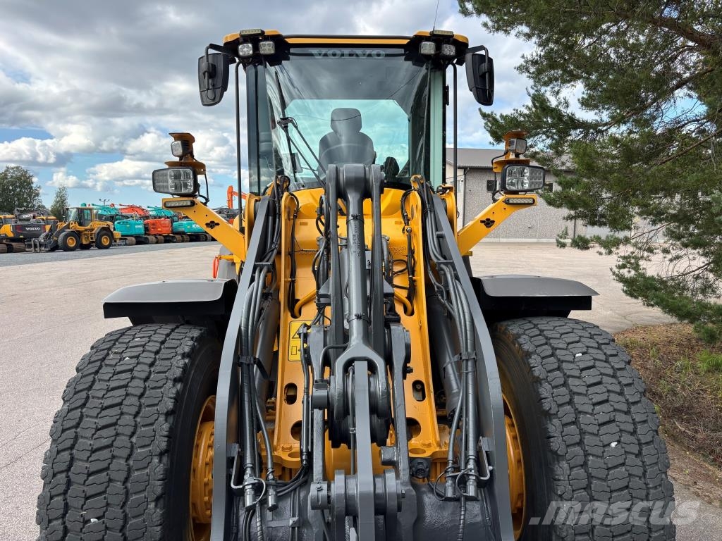 Volvo L70H + PIKALIITIN + KAHDET LISÄHYDRAULIIKAT + BSS Incarcator pe pneuri