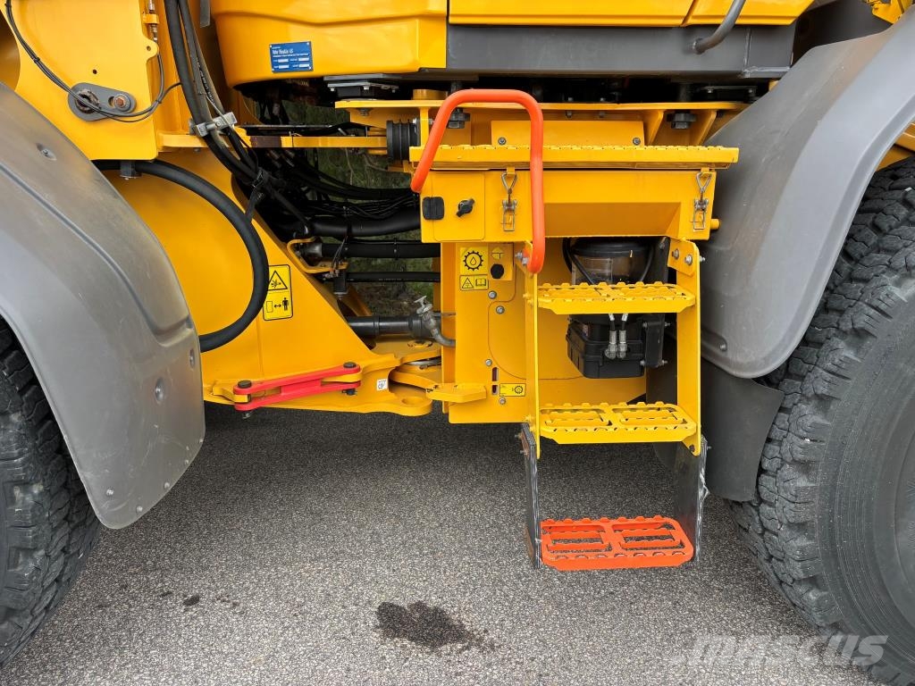 Volvo L70H + PIKALIITIN + KAHDET LISÄHYDRAULIIKAT + BSS Incarcator pe pneuri