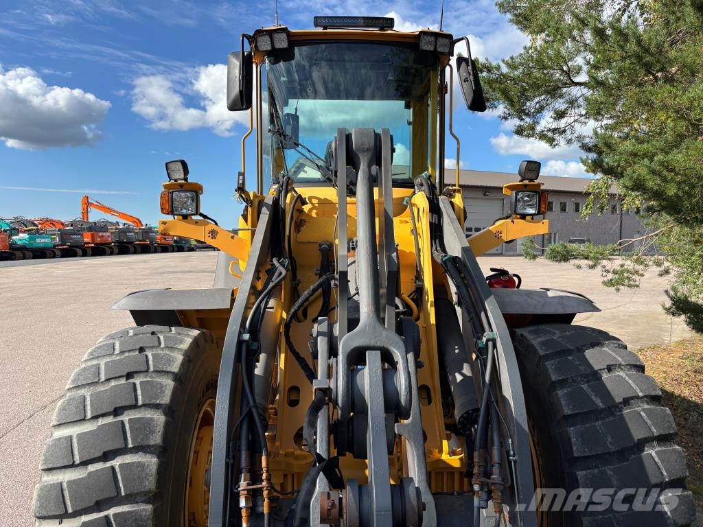 Volvo L90E + PIKALIITIN + KAHDET LISÄHYDRAULIIKAT + BSS Gumikerekes homlokrakodók