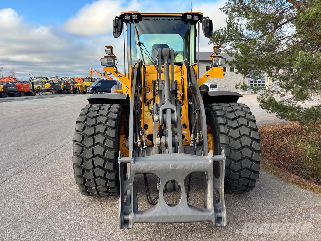 Volvo L90H + PIKALIITIN + KAHDET LISÄHYDRAULIIKAT + BSS Radlader