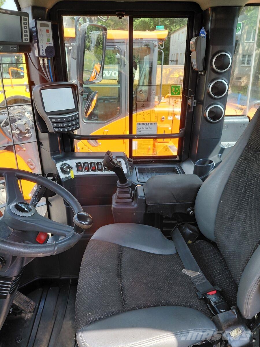 Hyundai HL955XT Kolesové nakladače