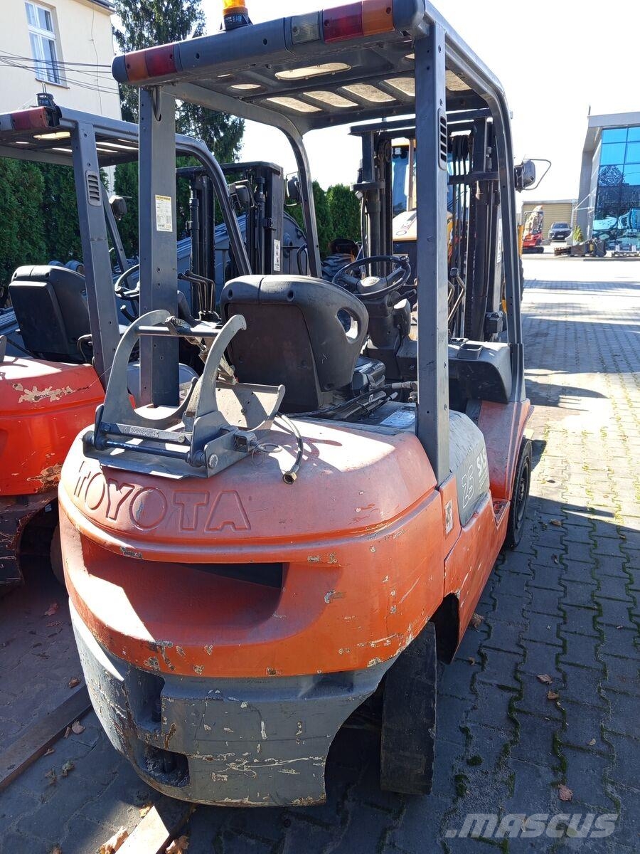 Toyota 7FGF LPG heftrucks
