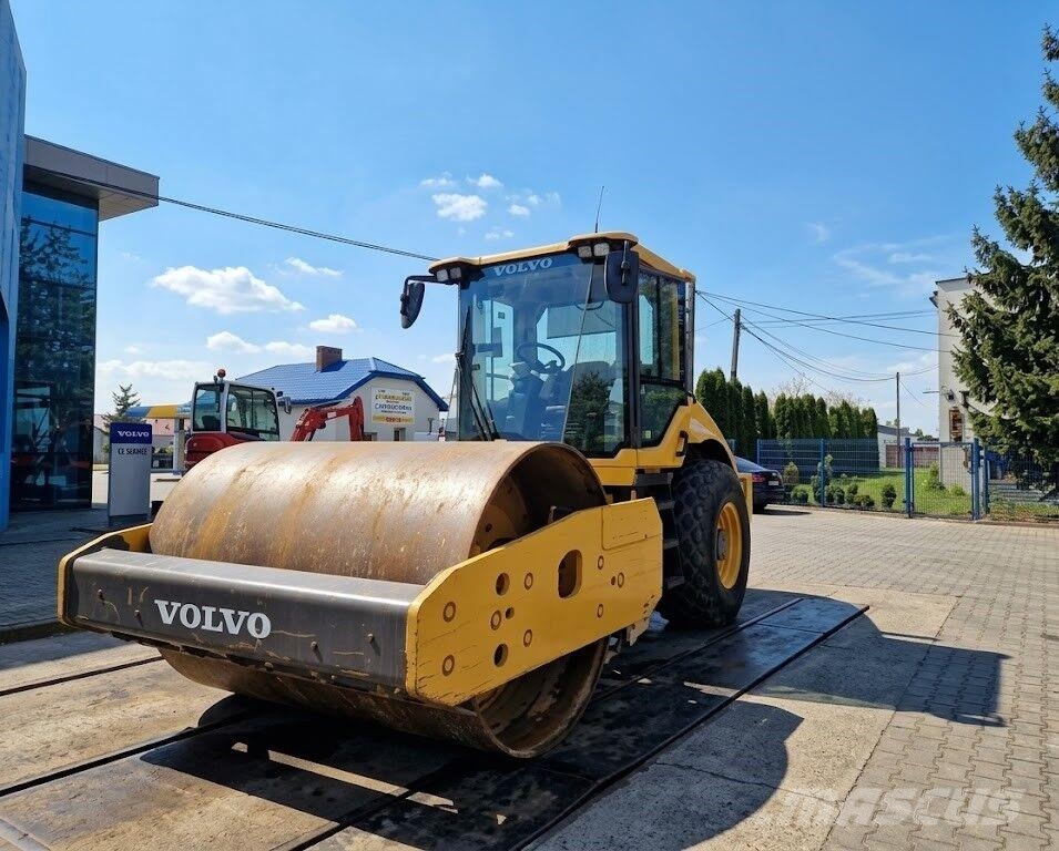 Volvo SD135B مداحل أحادية الأسطوانة