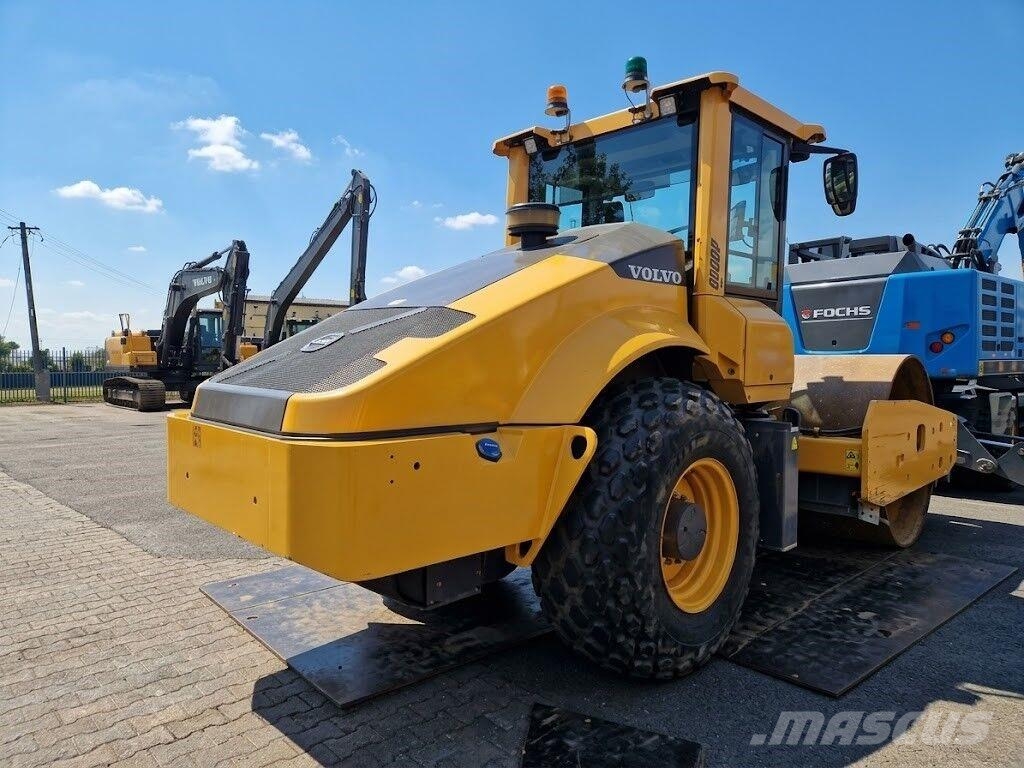 Volvo SD135B مداحل أحادية الأسطوانة