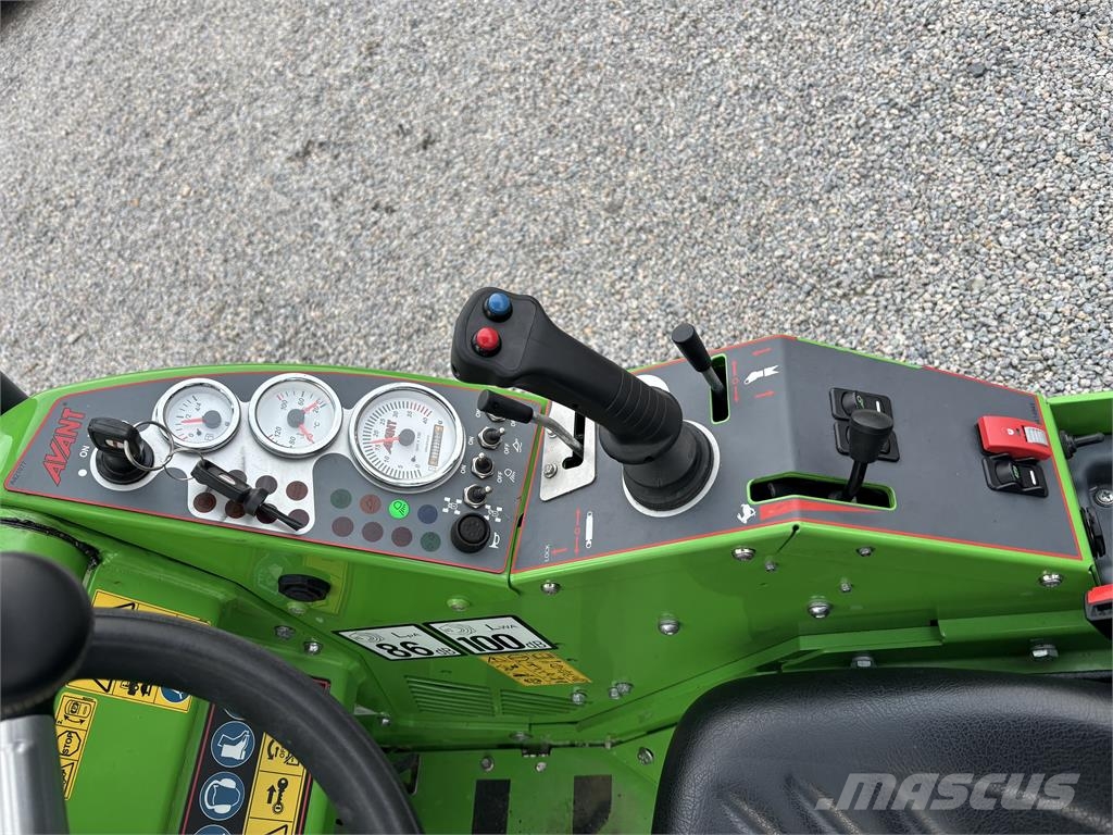 Avant 530 Kompaktlastare Skid steer mini utovarivači