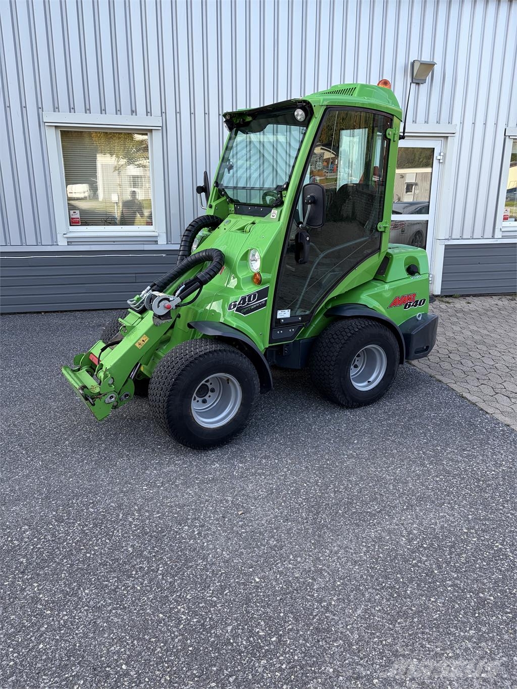 Avant 640 Dlx-Hytt (38Hk) Skid steer mini nakladalci