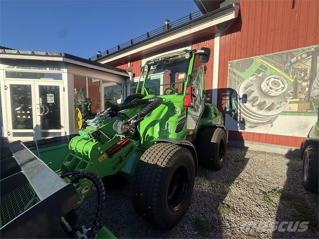 Avant 860i Smykem řízené nakladače