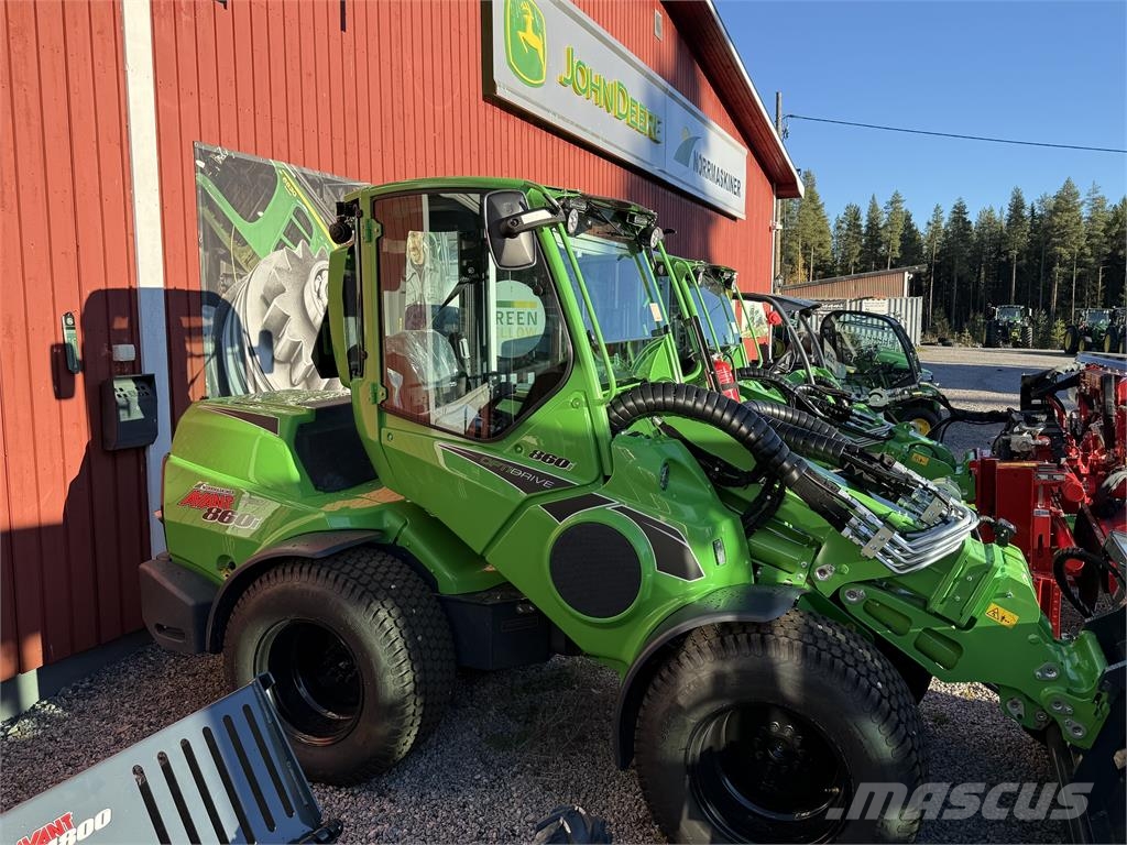 Avant 860i Smykem řízené nakladače