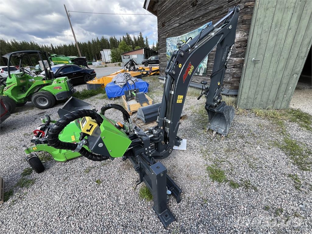 Avant Grävaggregat 260 med skopor 滑移装载机