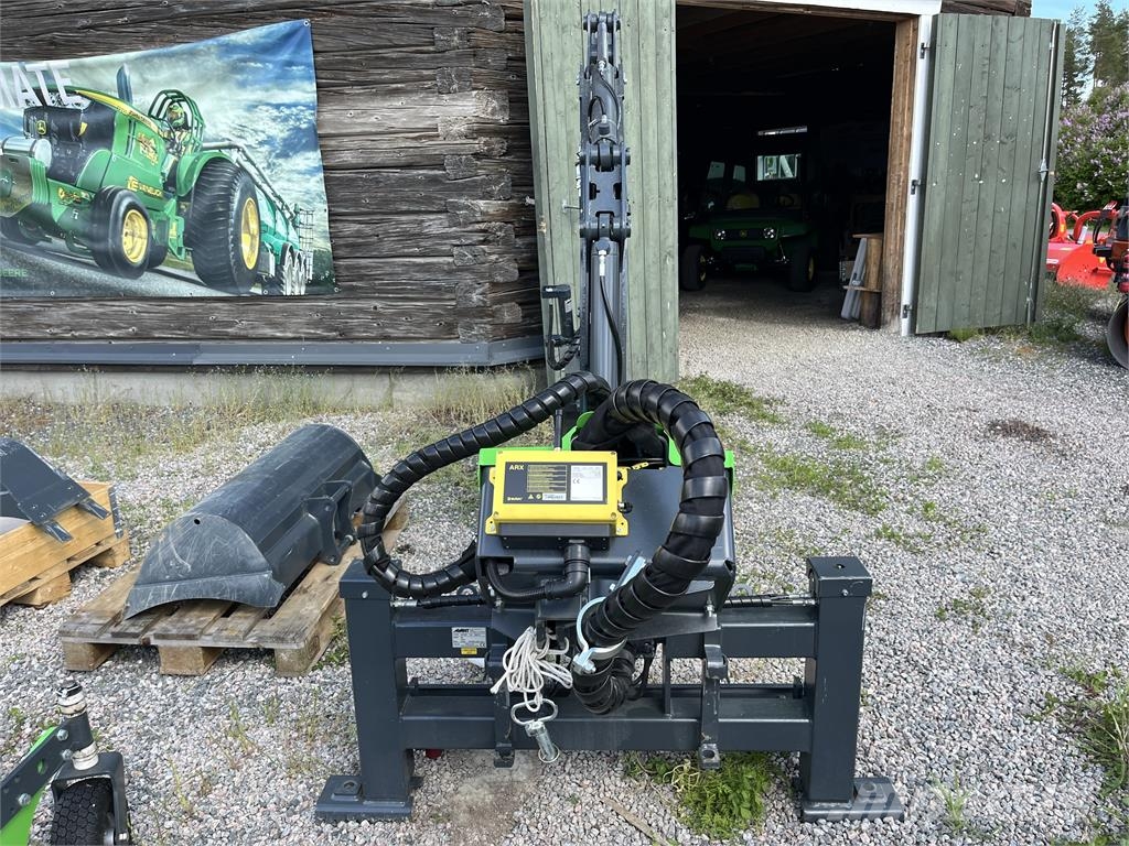 Avant Grävaggregat 260 med skopor 滑移装载机