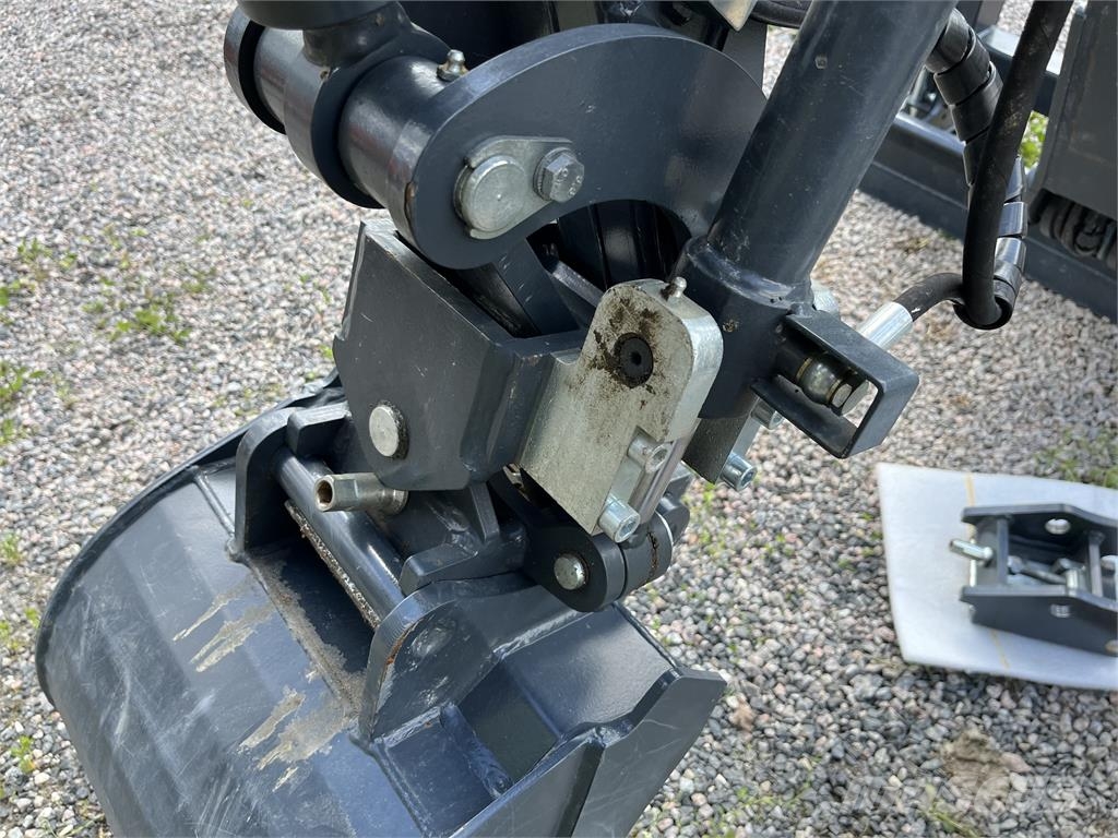 Avant Grävaggregat 260 med skopor 滑移装载机