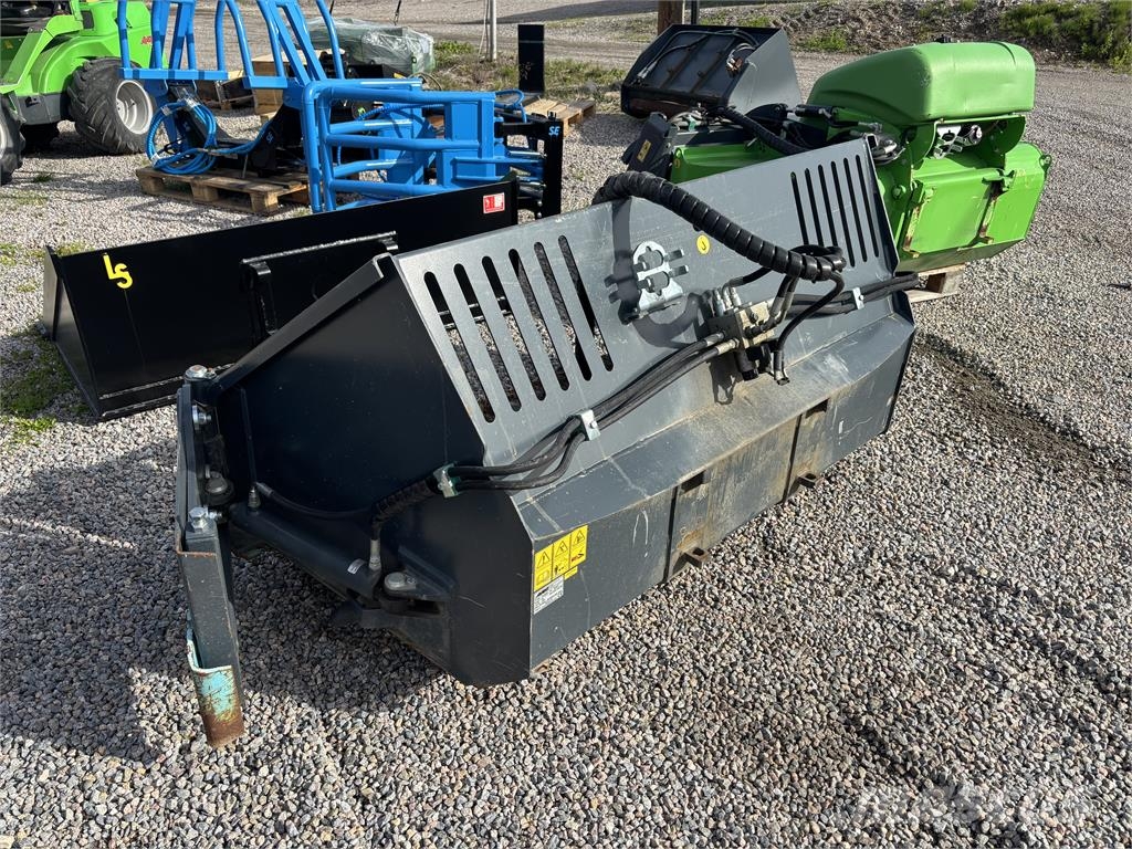 Avant Klaffskopa Avant 800 liter 滑移装载机