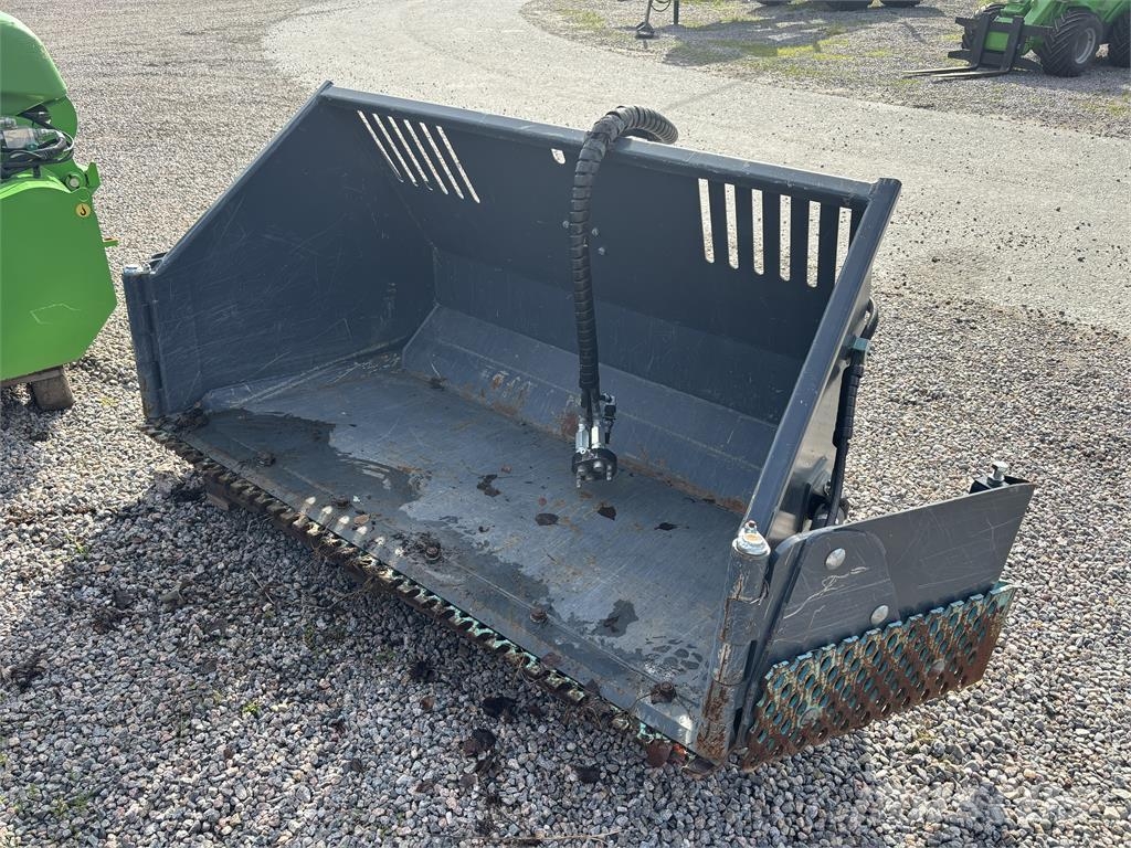 Avant Klaffskopa Avant 800 liter 滑移装载机