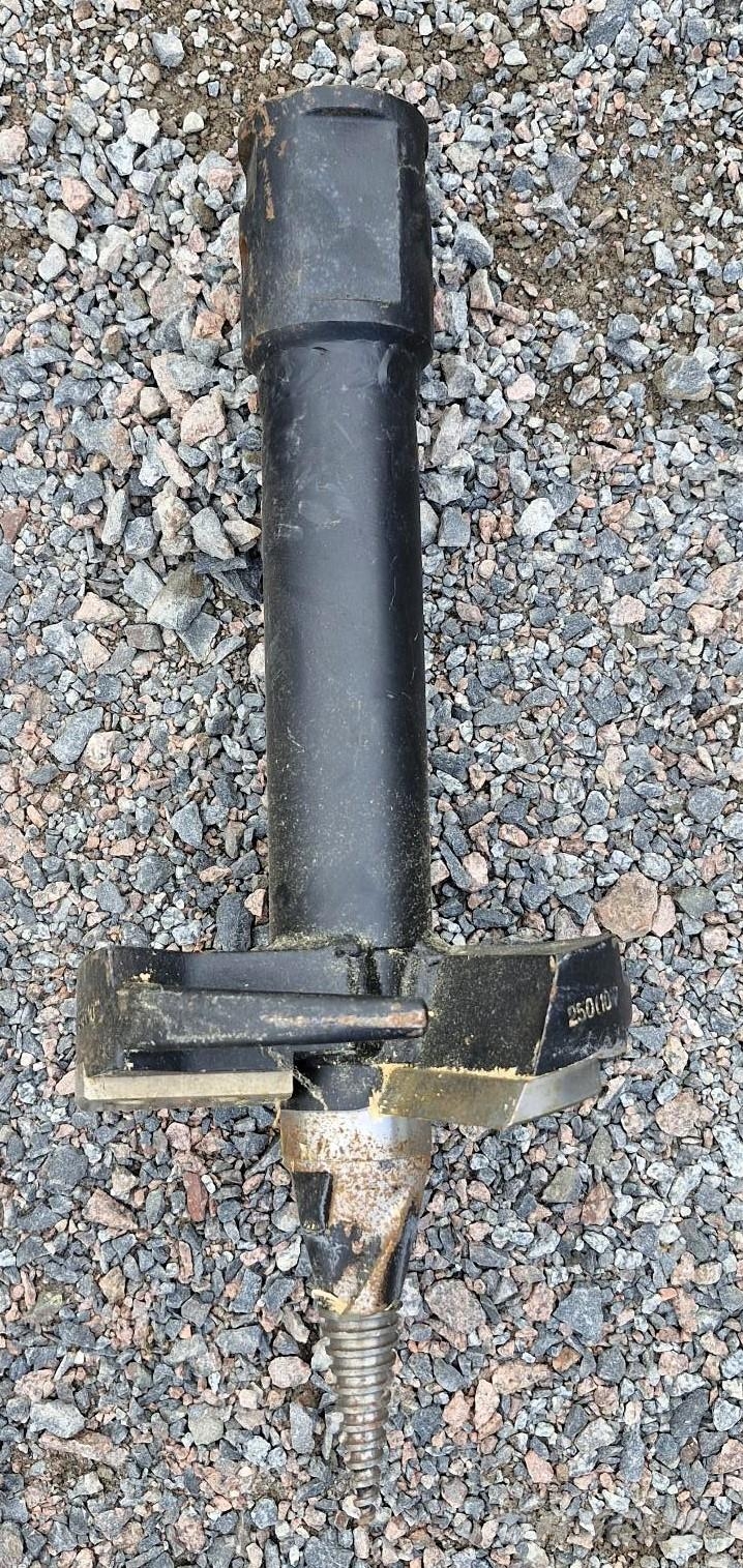 Avant Stubbborr Avant 250mm Skid steer mini nakladalci