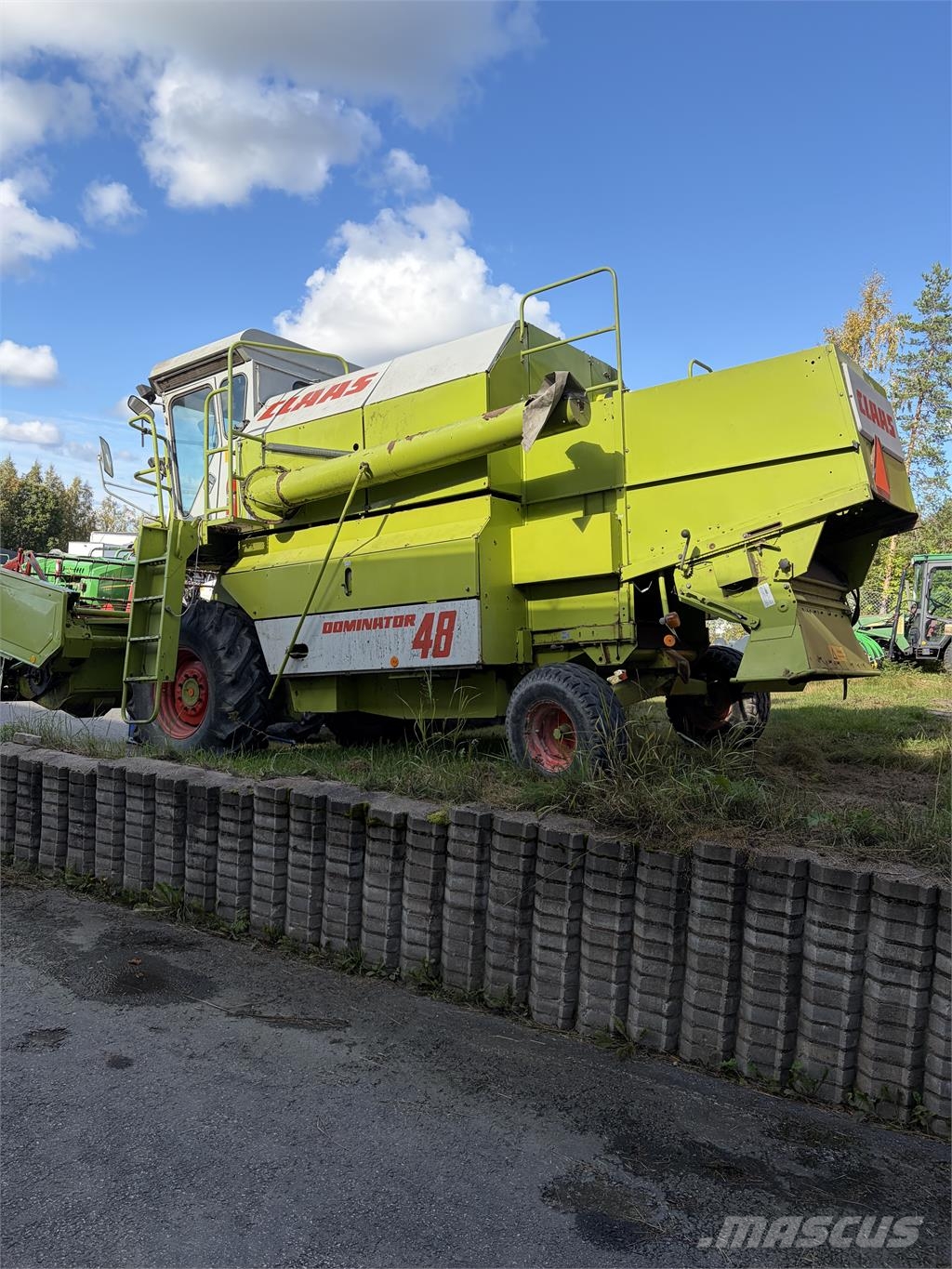 CLAAS Dominator 48 Kombajni