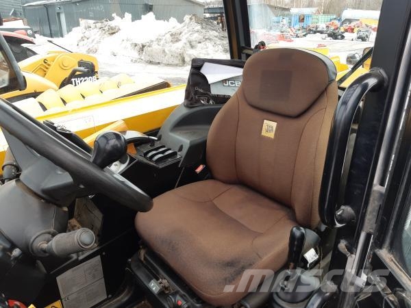 JCB 531-70 TELESKOPLASTARE لوادر بعجل