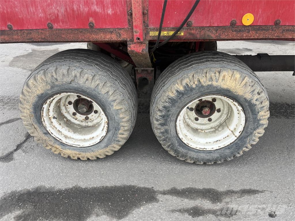 JF ST 70H KOMBIVAGN HYDR BAKLÄM Mestverspreider