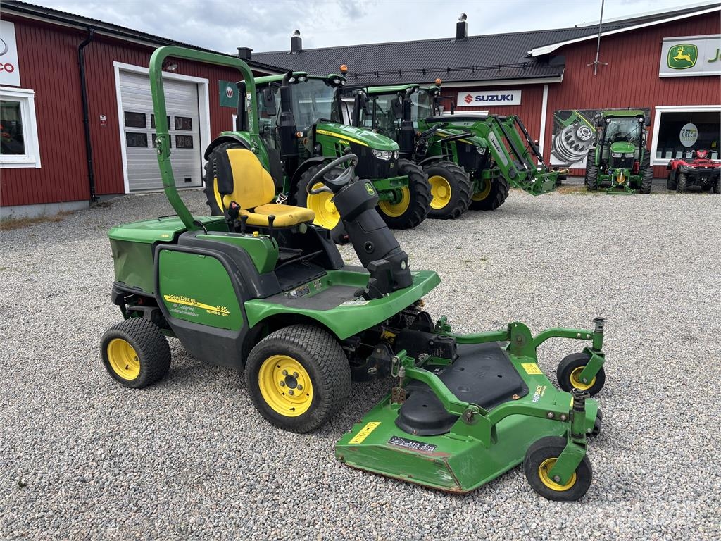 John Deere 1445 Päältäajettavat ruohonleikkurit