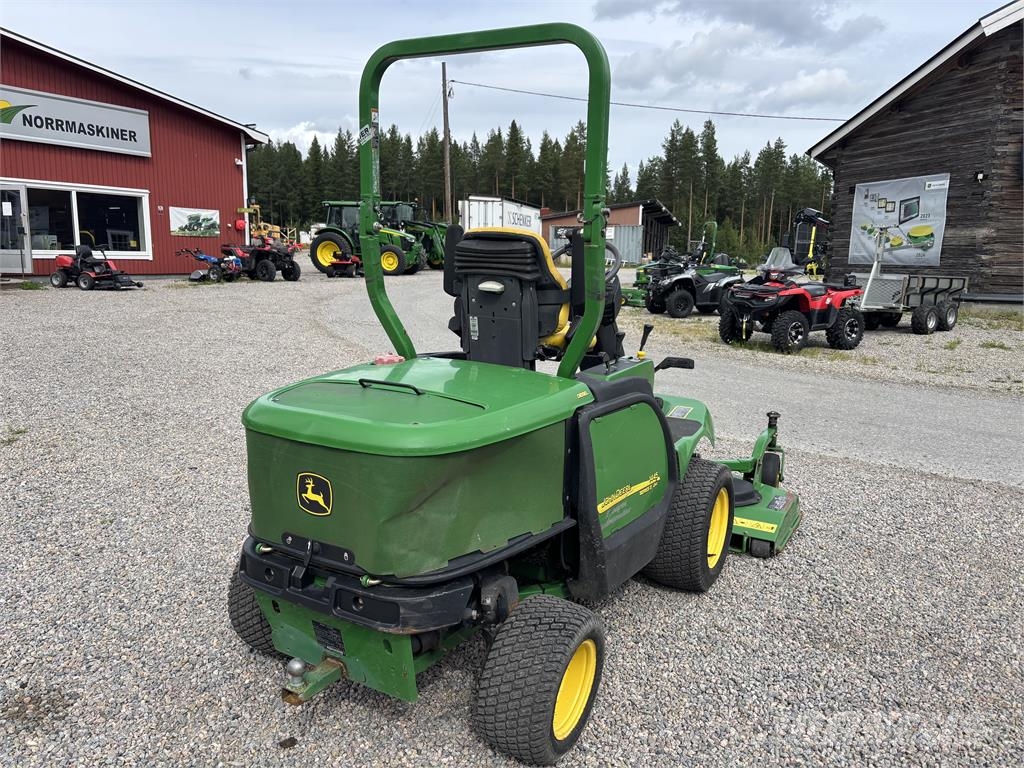 John Deere 1445 Päältäajettavat ruohonleikkurit