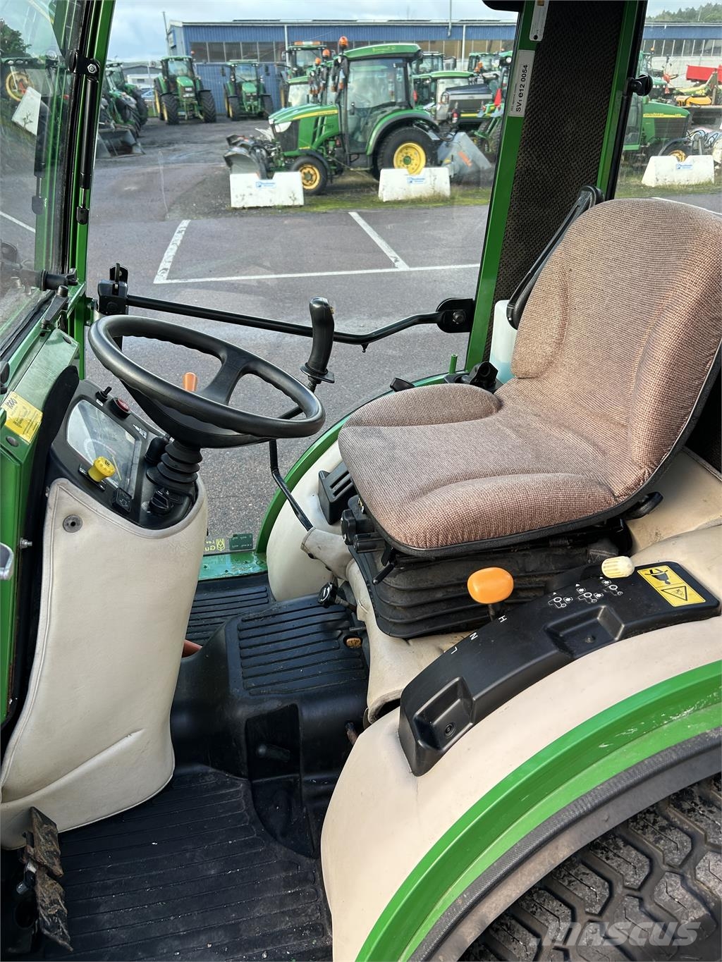 John Deere 2027R KOMPAKTTRAKTOR Manji traktori