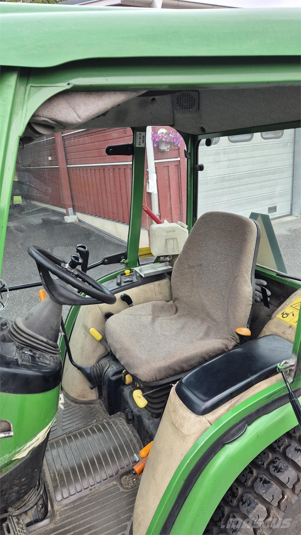 John Deere 3520 KOMPAKTTRAKTOR (KUND) Manji traktori