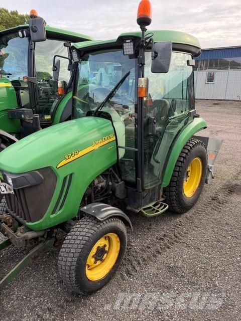 John Deere 3720 KOMPAKTTRAKTOR HST Kompaktní traktory