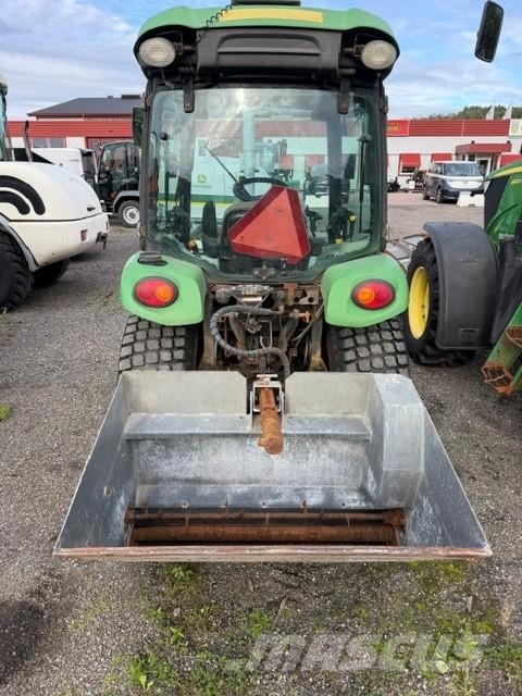 John Deere 3720 KOMPAKTTRAKTOR HST Kompaktní traktory