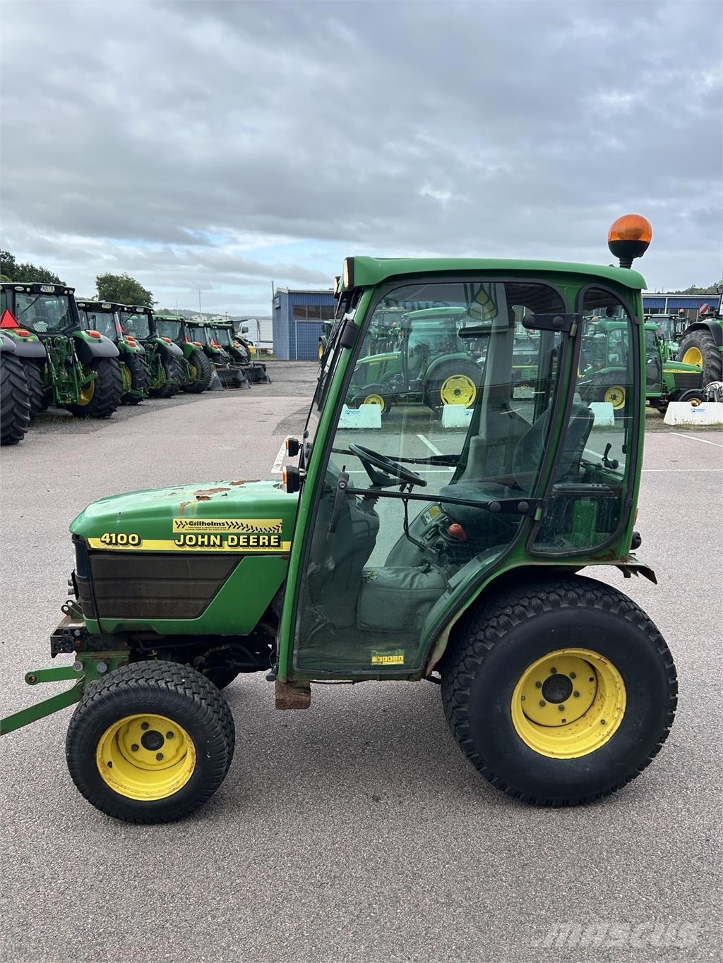 John Deere 4100 KOMPAKTTRAKTOR Compact tractors