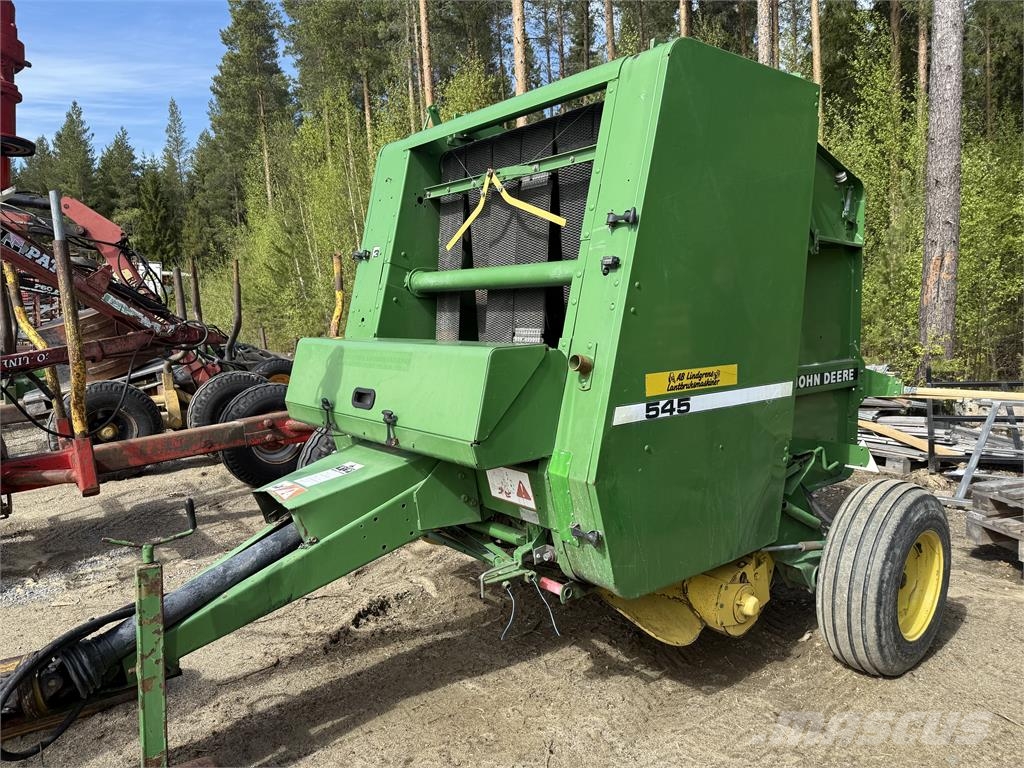 John Deere 545 rundbalspress ماكينات وملحقات تسميد أخرى