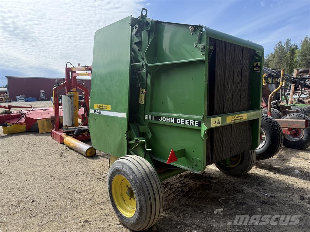 John Deere 545 rundbalspress ماكينات وملحقات تسميد أخرى