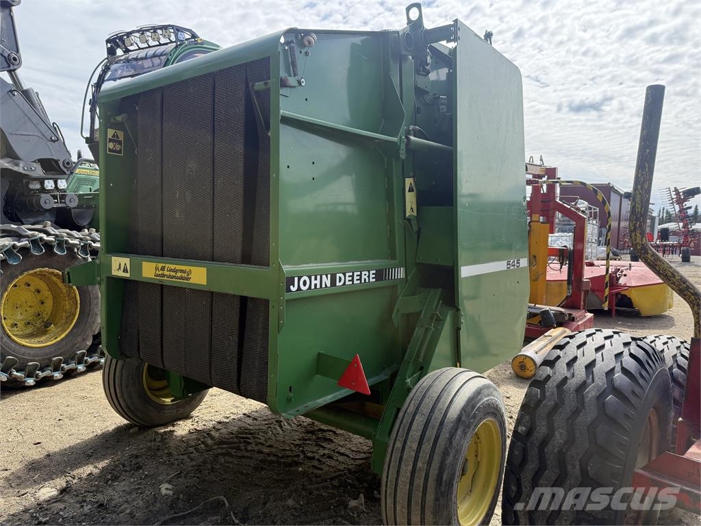 John Deere 545 rundbalspress ماكينات وملحقات تسميد أخرى