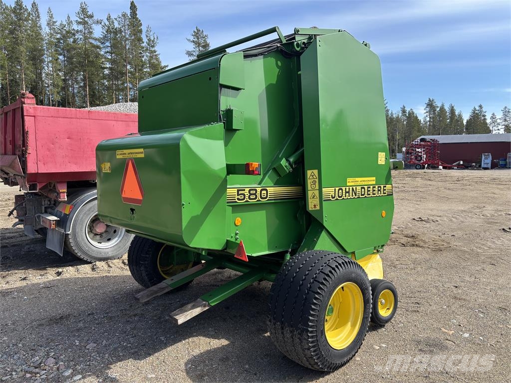 John Deere 580 rundbalspress Stroje na zber krmovín-príslušenstvo