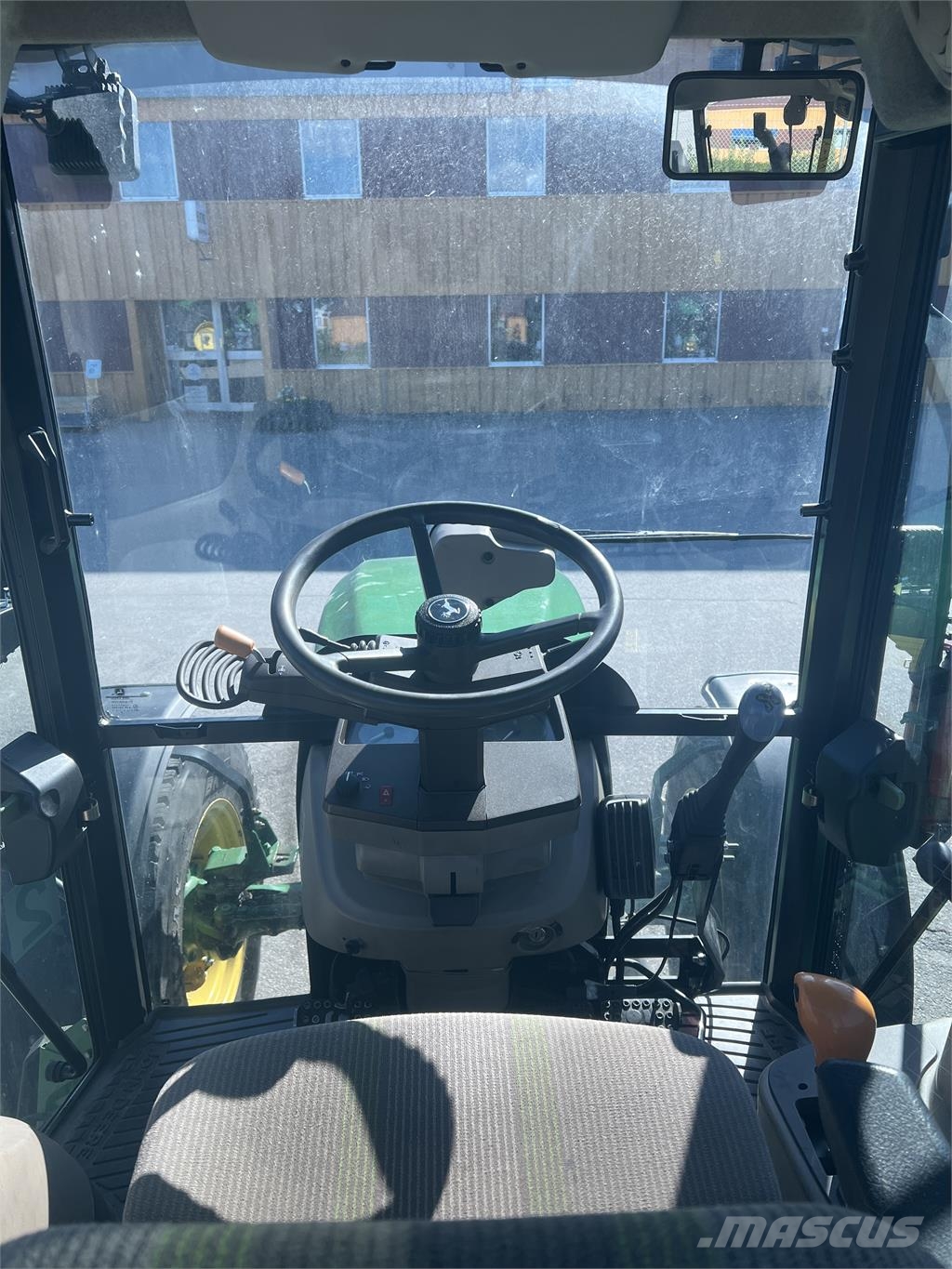 John Deere 5820 Traktorit