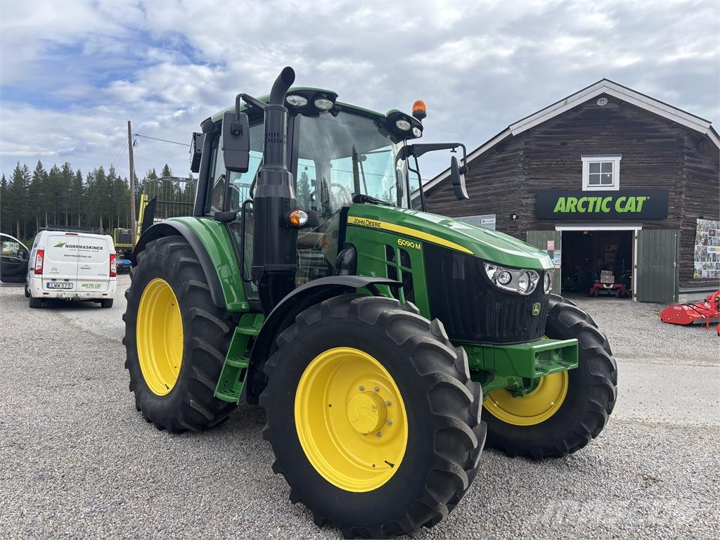 John Deere 6090M Tractoren