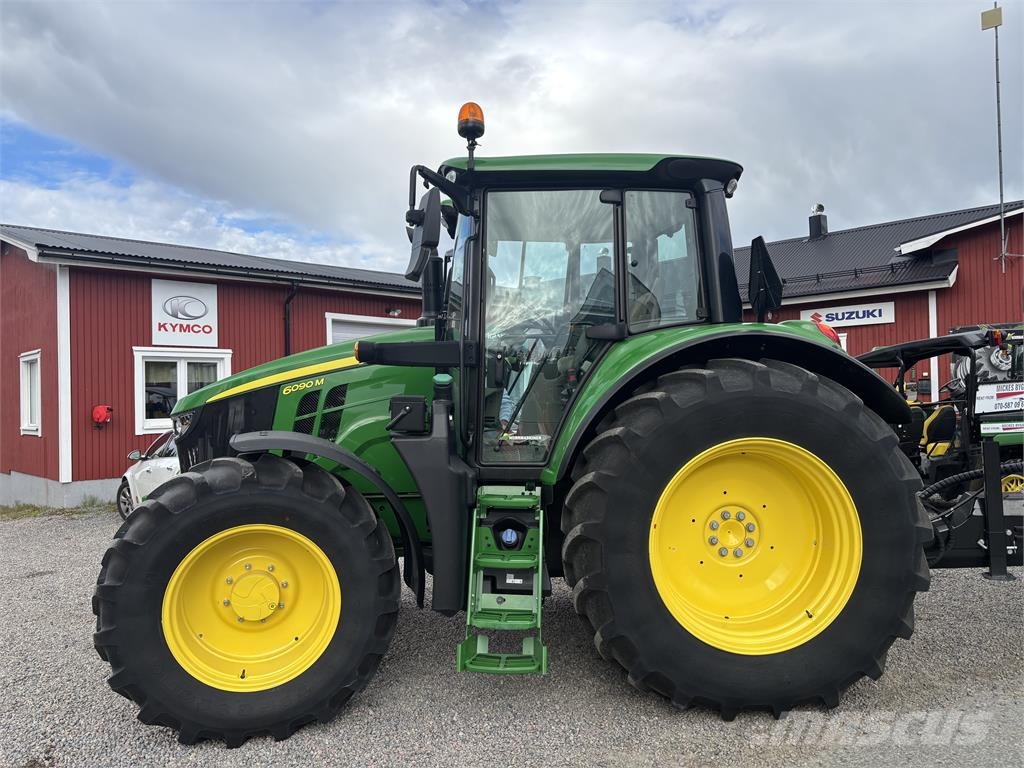 John Deere 6090M Tractoren