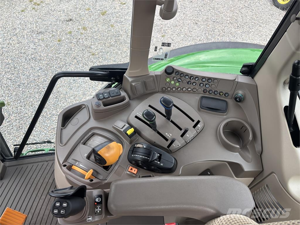 John Deere 6090M Tractoren